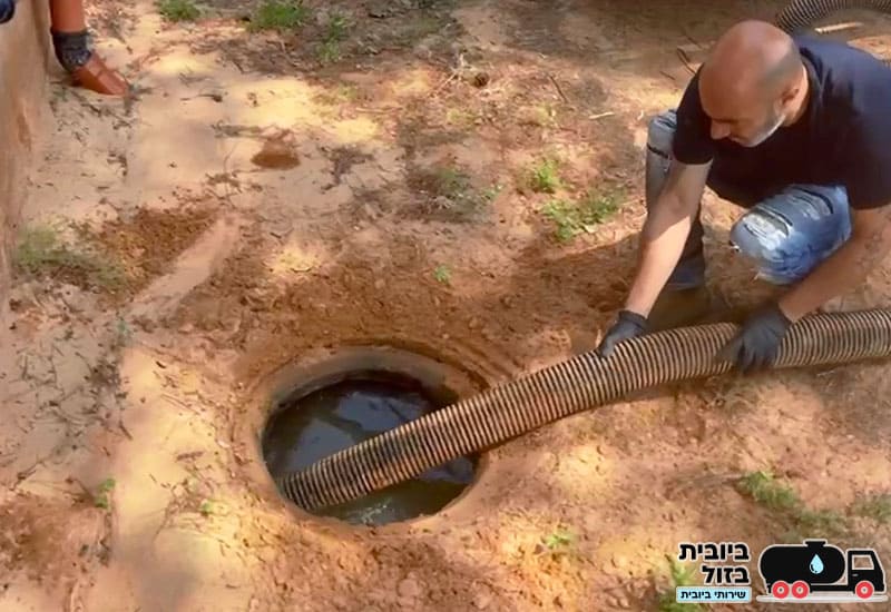 פתיחת סתימה בביוב חיצוני